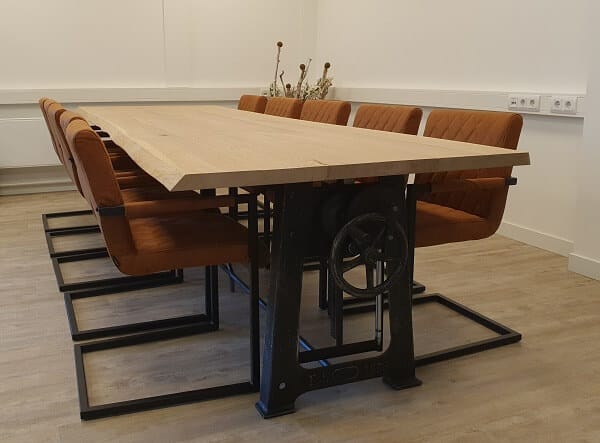 Zit-sta tafel vintage kantoor